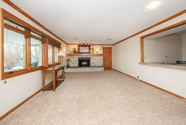 203 Southridge Drive, Waverly, IA 50677