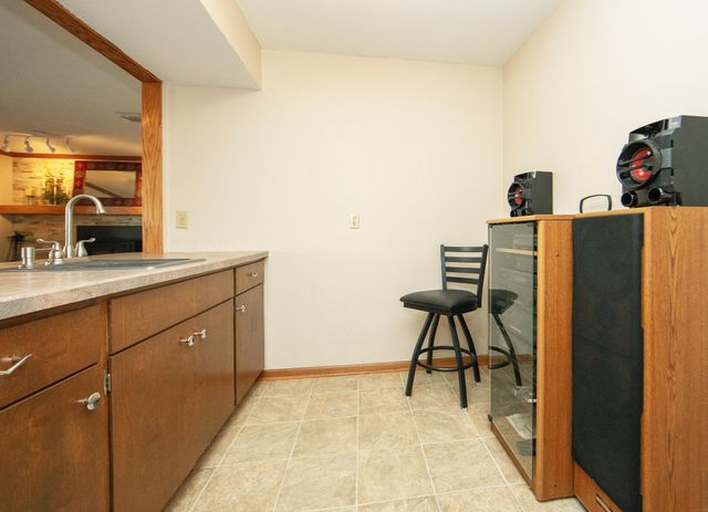 203 Southridge Drive, Waverly, IA 50677