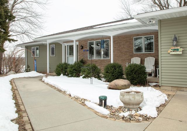 203 Southridge Drive, Waverly, IA 50677