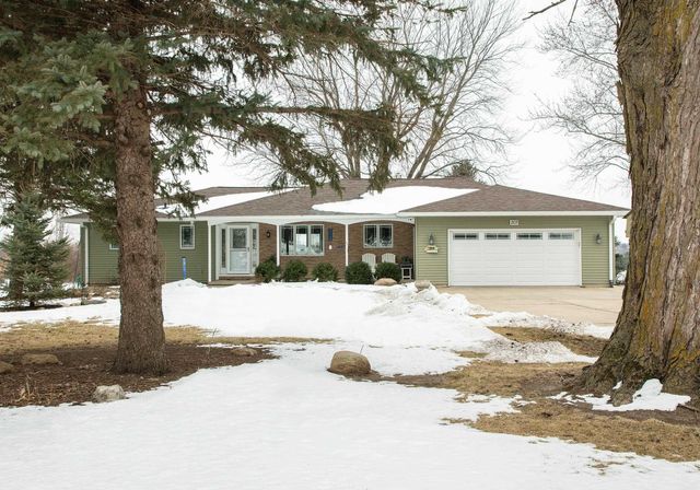 203 Southridge Drive, Waverly, IA 50677