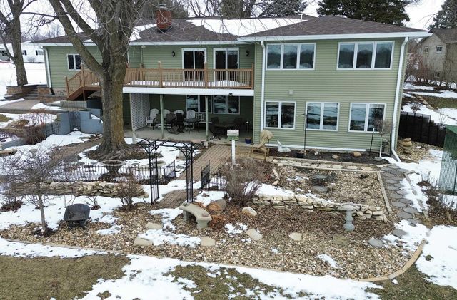 203 Southridge Drive, Waverly, IA 50677