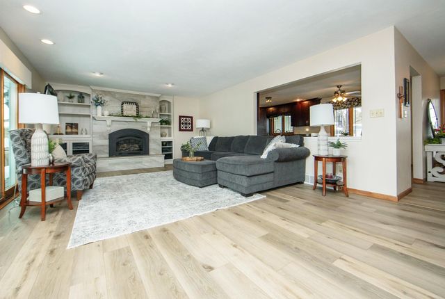 203 Southridge Drive, Waverly, IA 50677