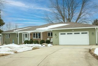 203 Southridge Drive, Waverly, IA 50677