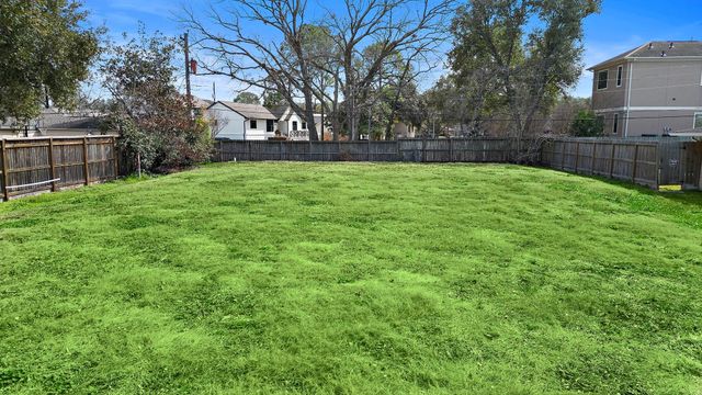 5531 S Braeswood Boulevard, Houston, TX 77096