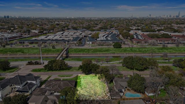 5531 S Braeswood Boulevard, Houston, TX 77096