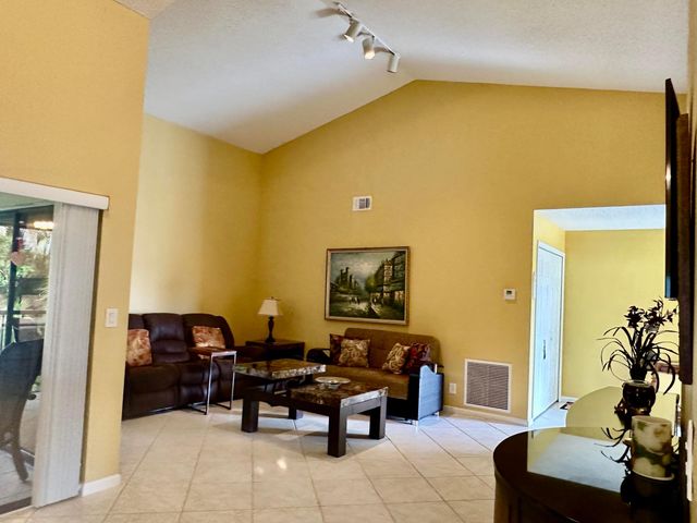 5951 Parkwalk Drive, Boynton Beach, FL 33472