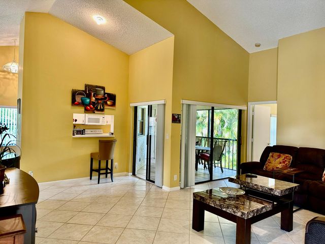 5951 Parkwalk Drive, Boynton Beach, FL 33472