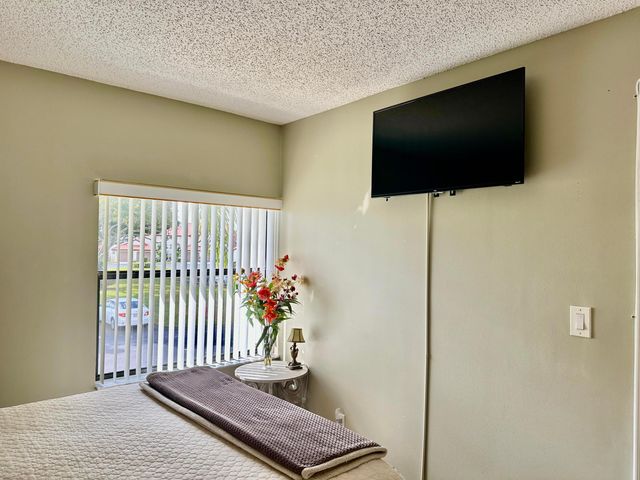 5951 Parkwalk Drive, Boynton Beach, FL 33472