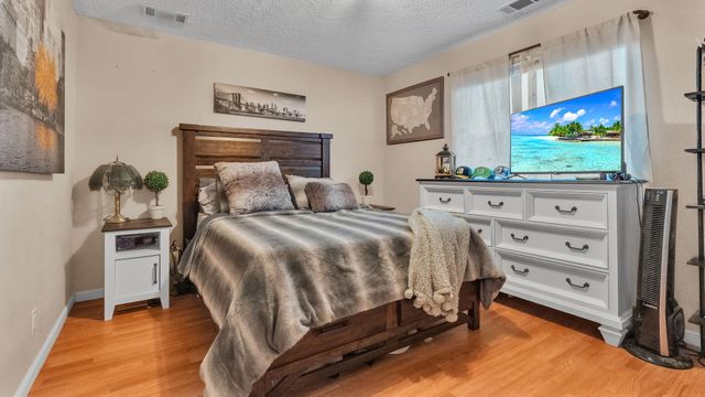 1580 Glendale Court SE, Rio Rancho, NM 87124