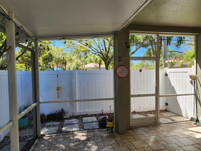 10115 MOWRY LANE, Tampa, FL 33625