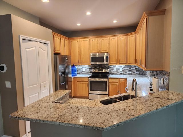 10115 MOWRY LANE, Tampa, FL 33625