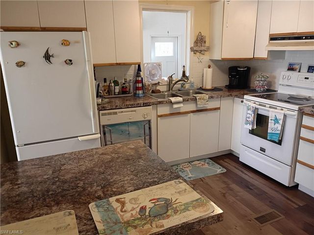 7867 Raymary ST, Bokeelia, FL 33922