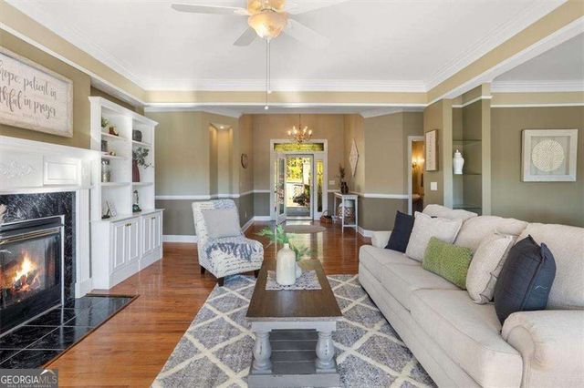 55 Rocky Circle NE, White, GA 30184