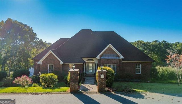 55 Rocky Circle NE, White, GA 30184