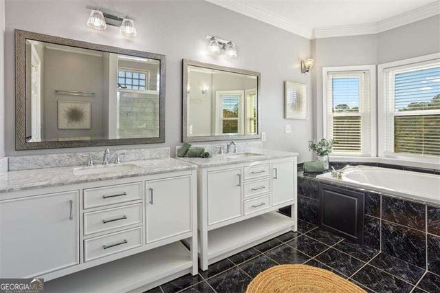 55 Rocky Circle NE, White, GA 30184