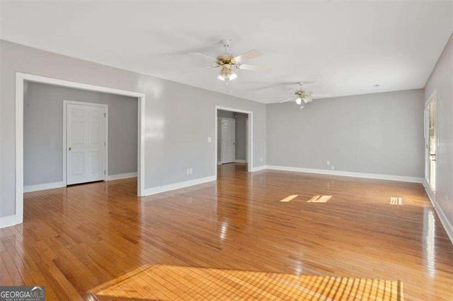 55 Rocky Circle NE, White, GA 30184