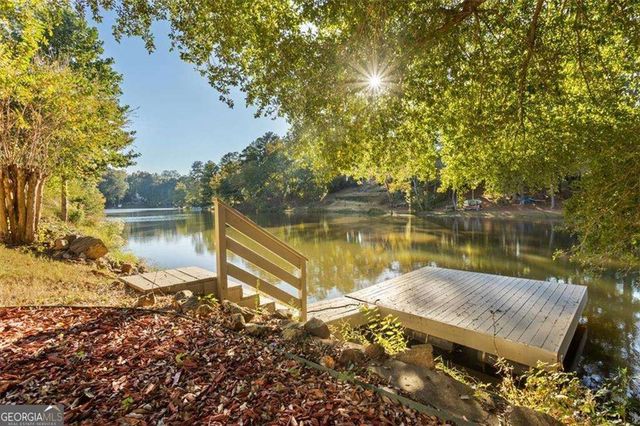 55 Rocky Circle NE, White, GA 30184