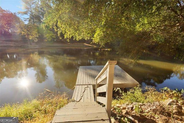 55 Rocky Circle NE, White, GA 30184