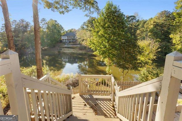 55 Rocky Circle NE, White, GA 30184