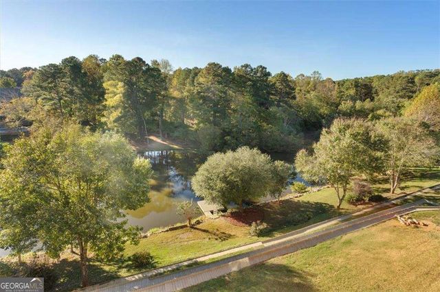 55 Rocky Circle NE, White, GA 30184