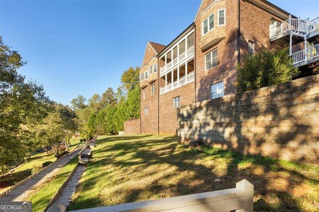 55 Rocky Circle NE, White, GA 30184