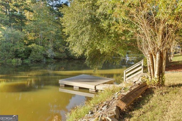 55 Rocky Circle NE, White, GA 30184