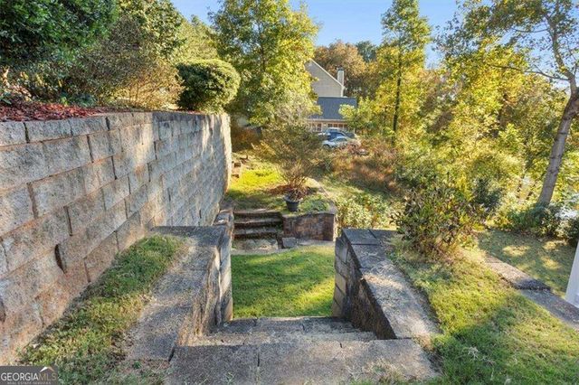 55 Rocky Circle NE, White, GA 30184