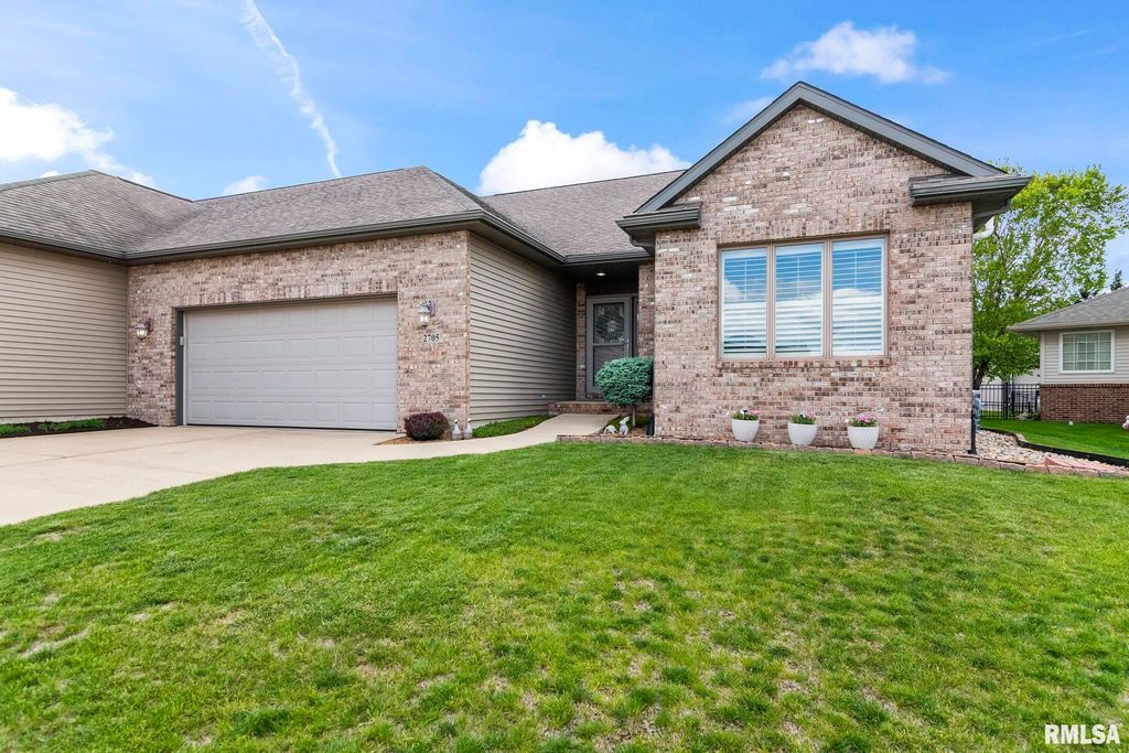 2705 JOHNATHAN Place, Springfield, IL 62711