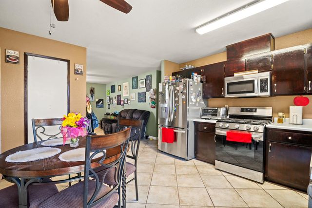 6073 Canter Dr, Riverbank, CA 95367