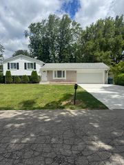 35872 Vinewood Street, Romulus, MI 48174