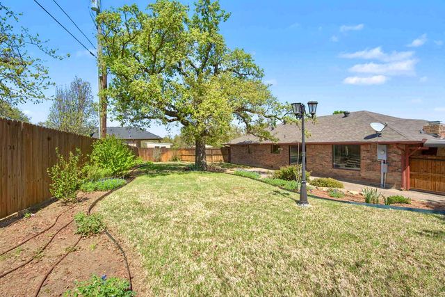 131 Cromeans Street, Jacksboro, TX 76458