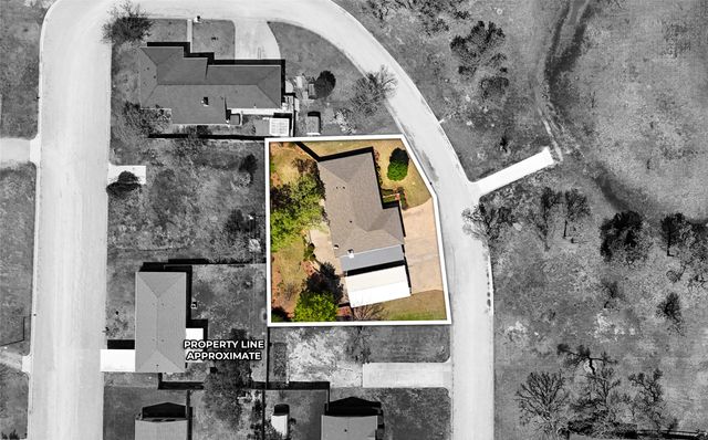 131 Cromeans Street, Jacksboro, TX 76458