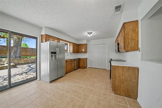 131 Cromeans Street, Jacksboro, TX 76458