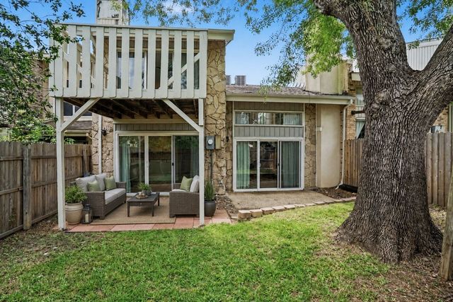 2974 Country Place Circle, Carrollton, TX 75006