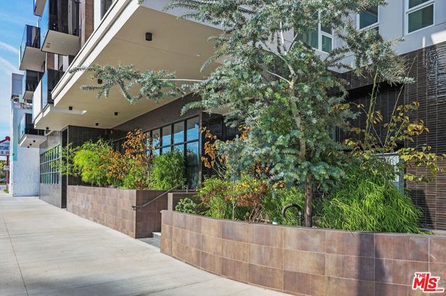 951 Ogden 401, Los Angeles, CA 90036