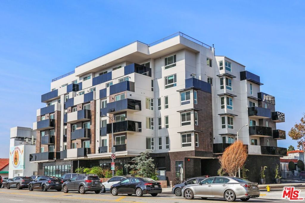 951 Ogden 401, Los Angeles, CA 90036
