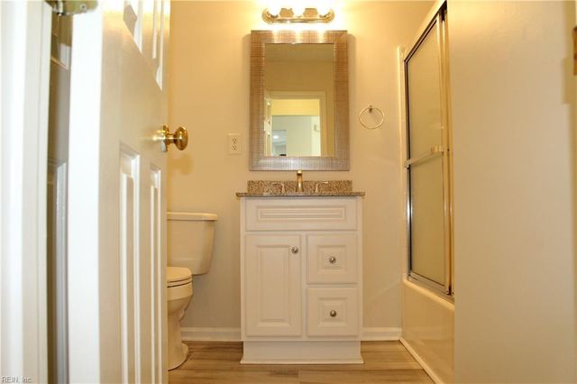 105 Acorn LN, Yorktown, VA 23692