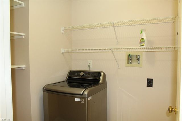 105 Acorn LN, Yorktown, VA 23692