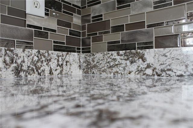 105 Acorn LN, Yorktown, VA 23692