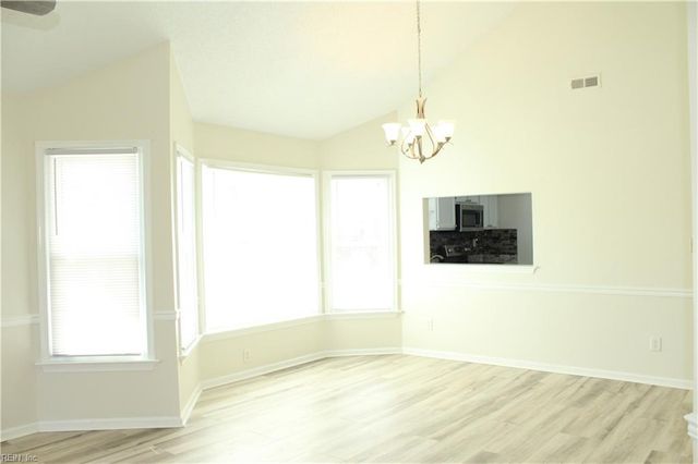 105 Acorn LN, Yorktown, VA 23692