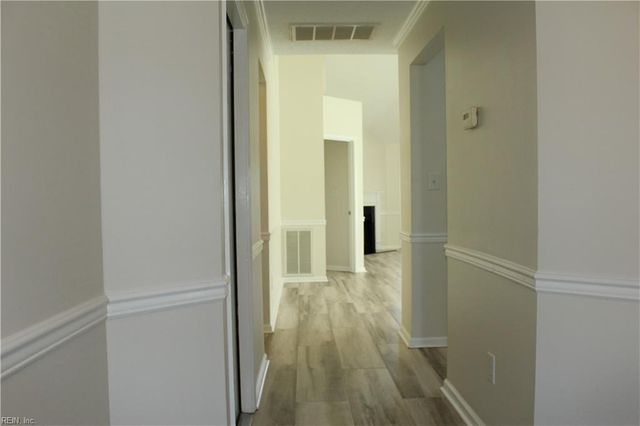 105 Acorn LN, Yorktown, VA 23692