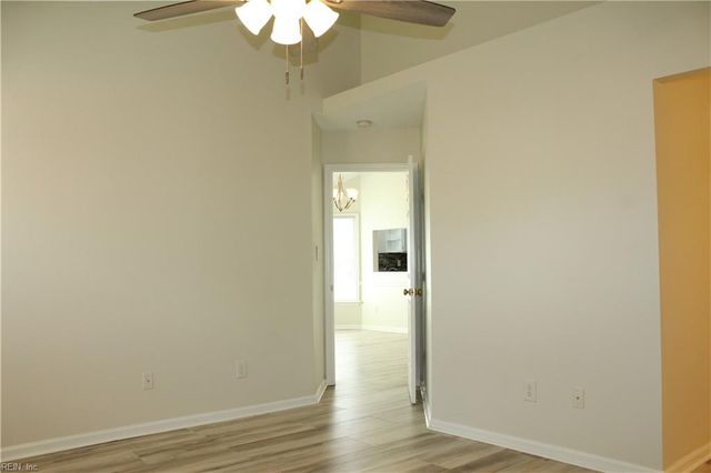 105 Acorn LN, Yorktown, VA 23692