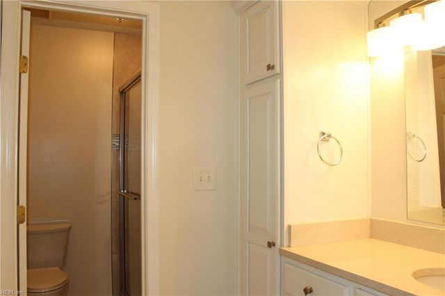 105 Acorn LN, Yorktown, VA 23692