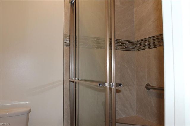 105 Acorn LN, Yorktown, VA 23692