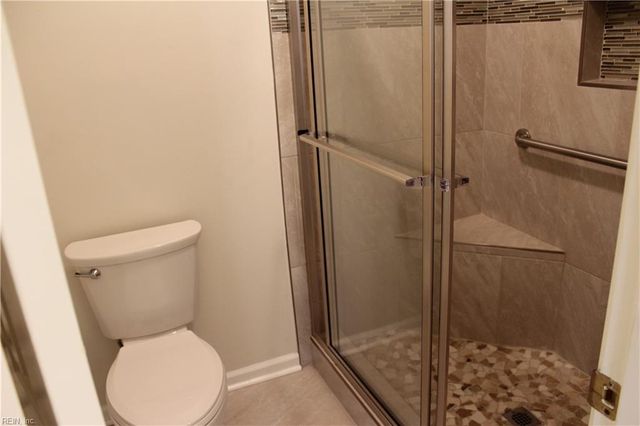 105 Acorn LN, Yorktown, VA 23692