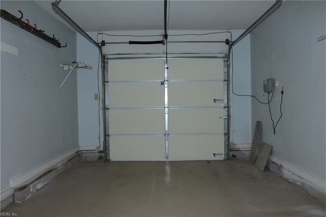 105 Acorn LN, Yorktown, VA 23692