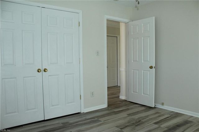 105 Acorn LN, Yorktown, VA 23692