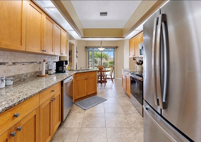 2216 LAKE BAY WAY, Brandon, FL 33511