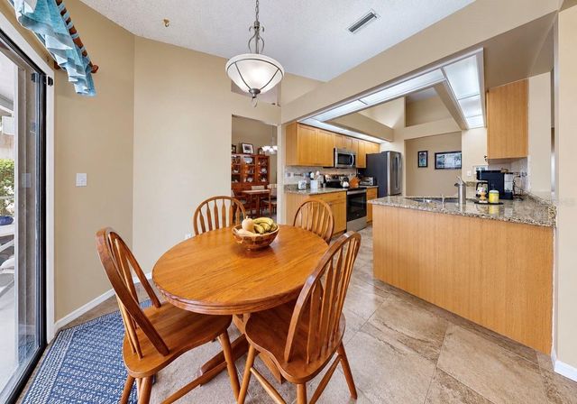 2216 LAKE BAY WAY, Brandon, FL 33511
