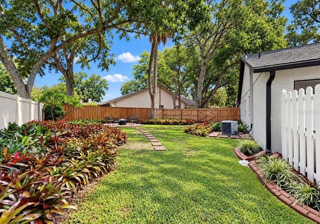 2216 LAKE BAY WAY, Brandon, FL 33511